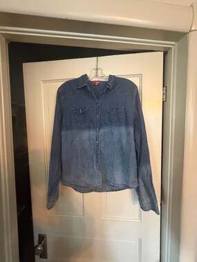 Bongo Women's Ombre Dip-Dye Denim Button-Up Long Sleeve Shirt with Back Cutout